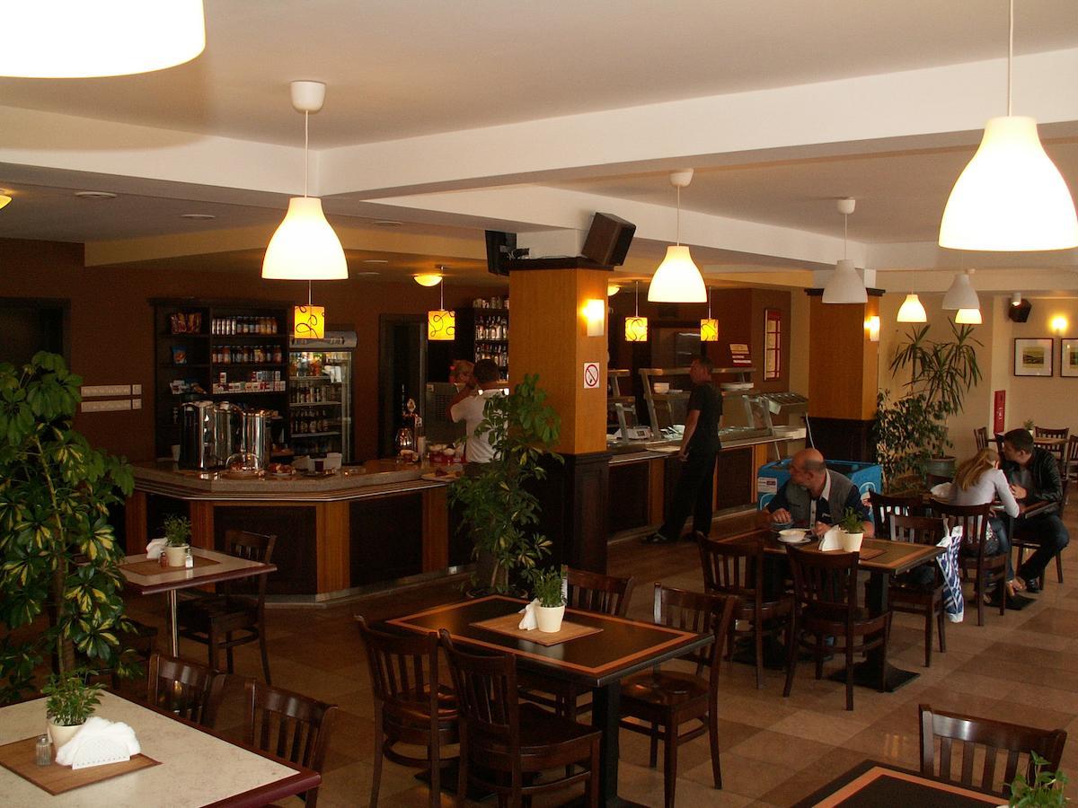 Hotel Lotos Woskrzenice Duze Buitenkant foto