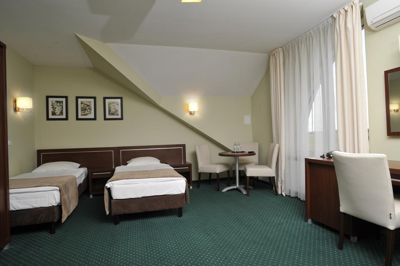 Hotel Lotos Woskrzenice Duze Buitenkant foto