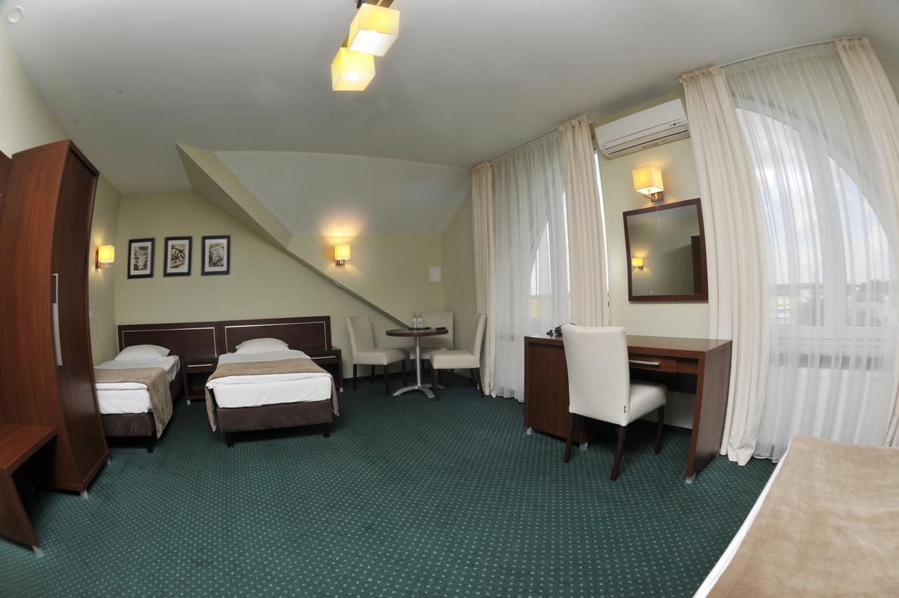 Hotel Lotos Woskrzenice Duze Buitenkant foto
