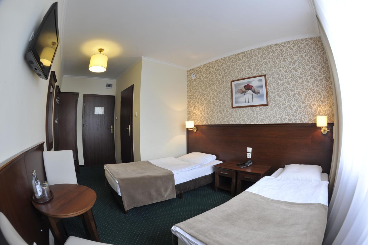 Hotel Lotos Woskrzenice Duze Buitenkant foto