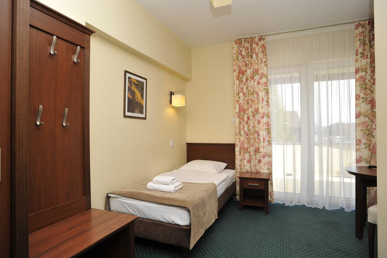 Hotel Lotos Woskrzenice Duze Buitenkant foto