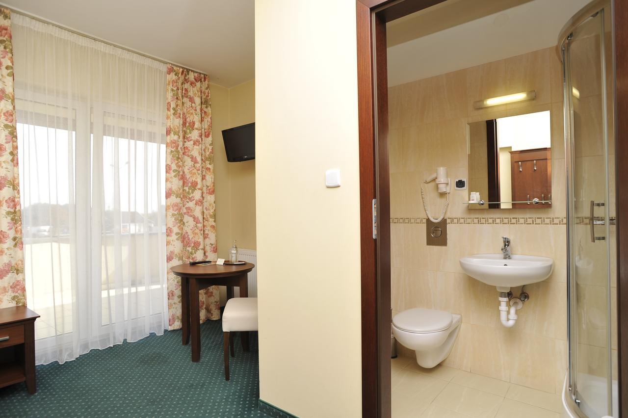 Hotel Lotos Woskrzenice Duze Buitenkant foto