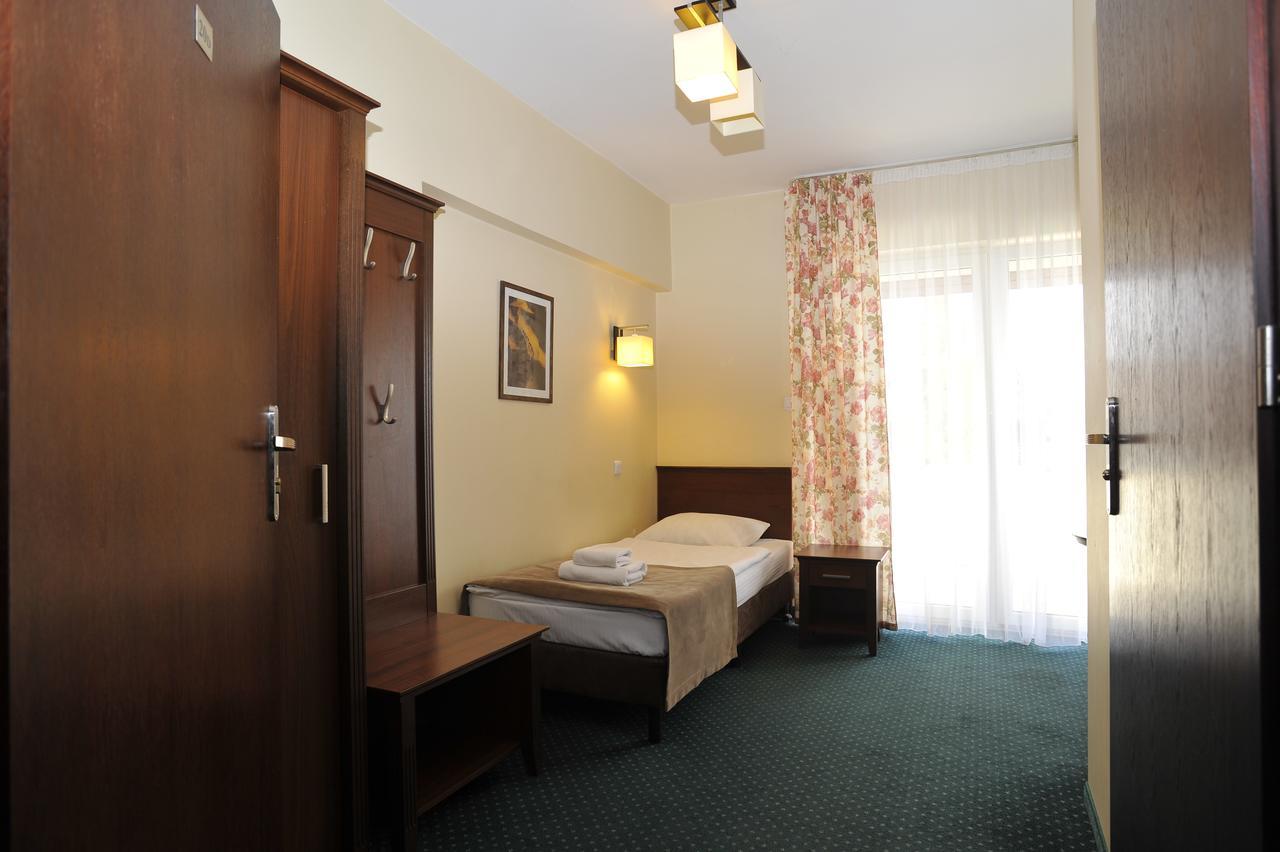 Hotel Lotos Woskrzenice Duze Buitenkant foto