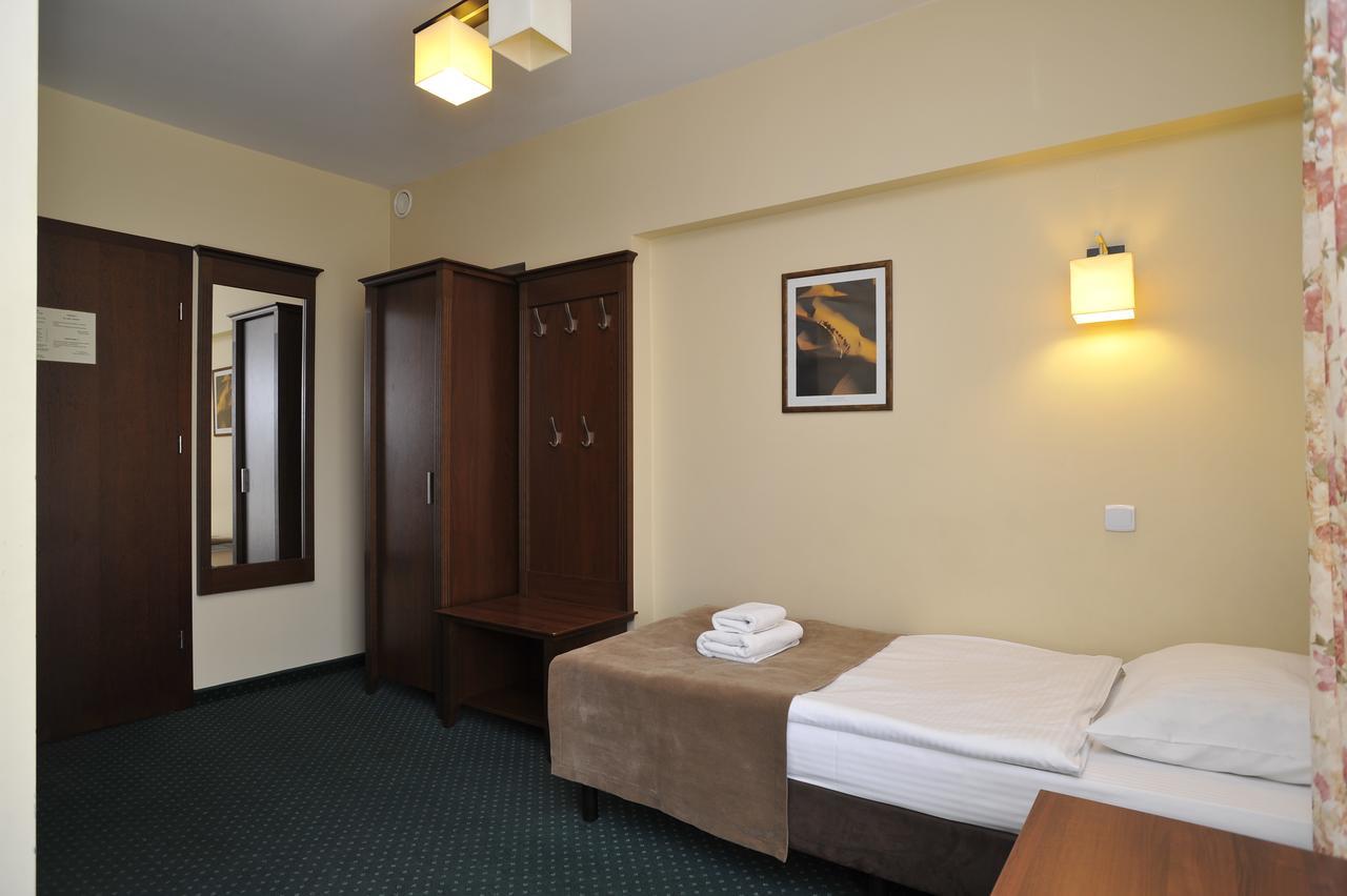 Hotel Lotos Woskrzenice Duze Buitenkant foto