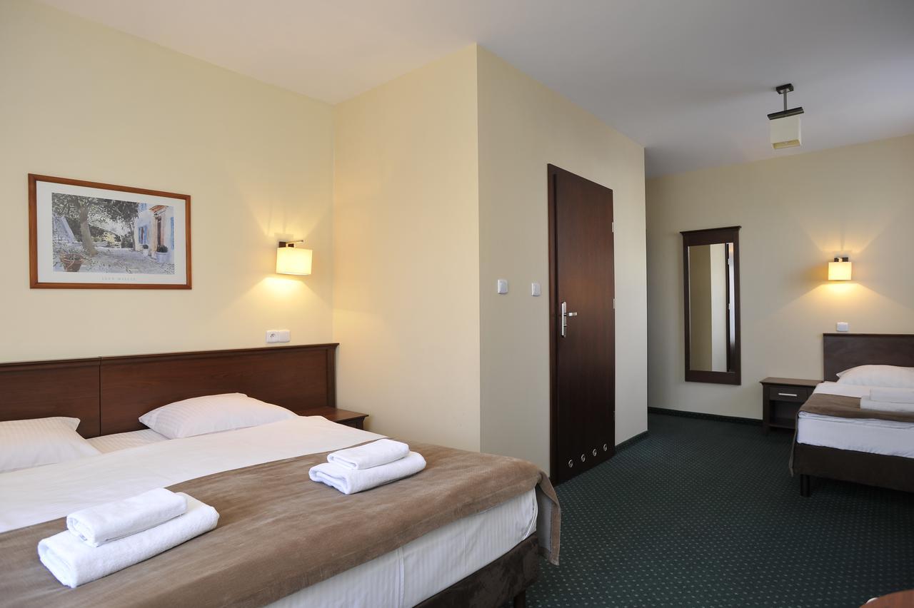 Hotel Lotos Woskrzenice Duze Buitenkant foto