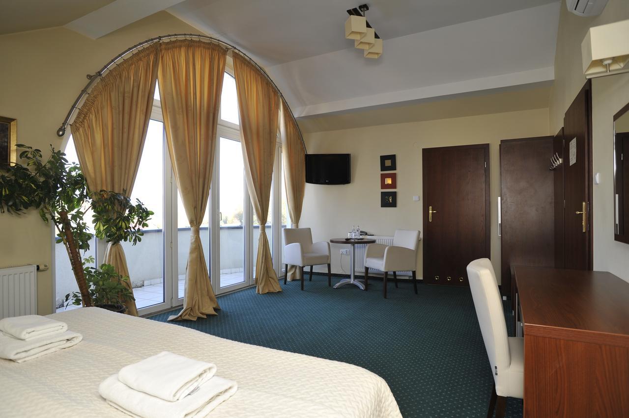Hotel Lotos Woskrzenice Duze Buitenkant foto