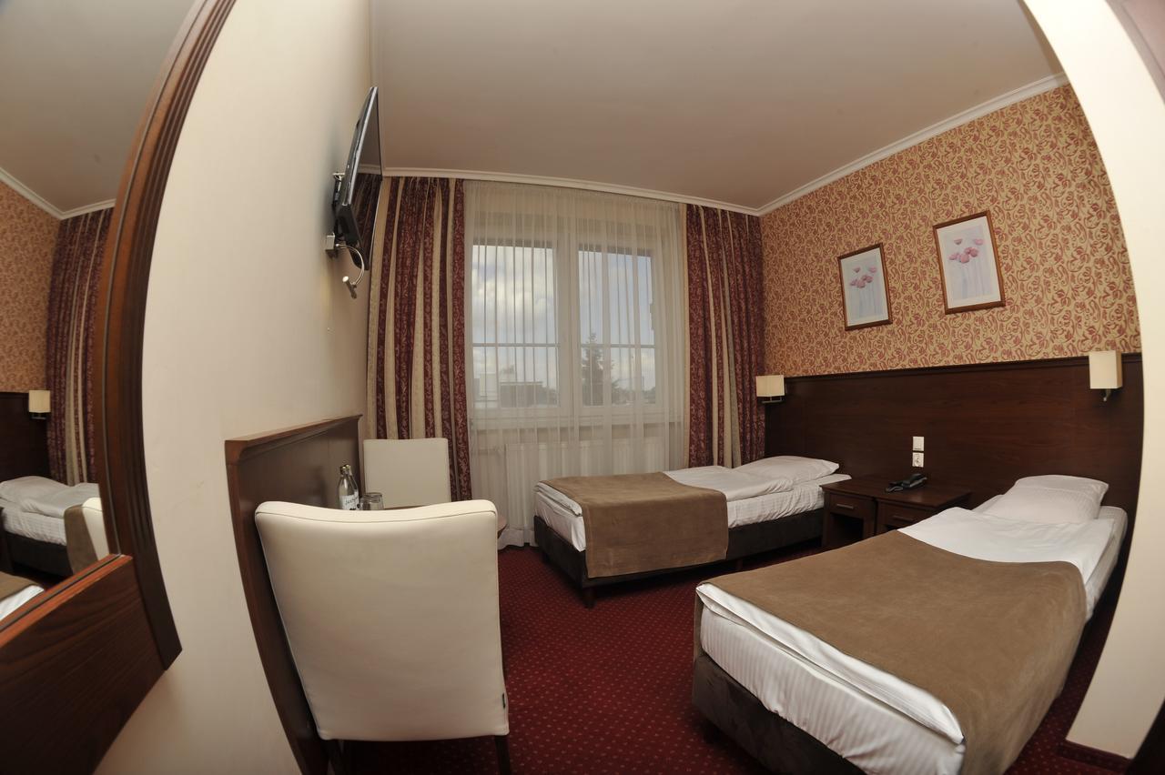 Hotel Lotos Woskrzenice Duze Buitenkant foto