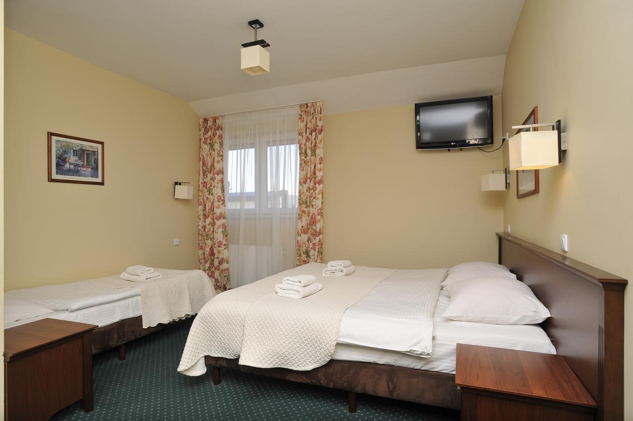 Hotel Lotos Woskrzenice Duze Buitenkant foto