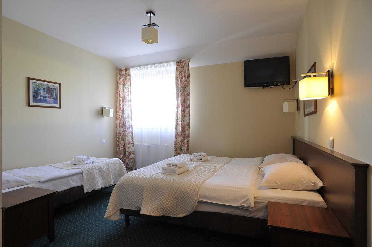 Hotel Lotos Woskrzenice Duze Buitenkant foto