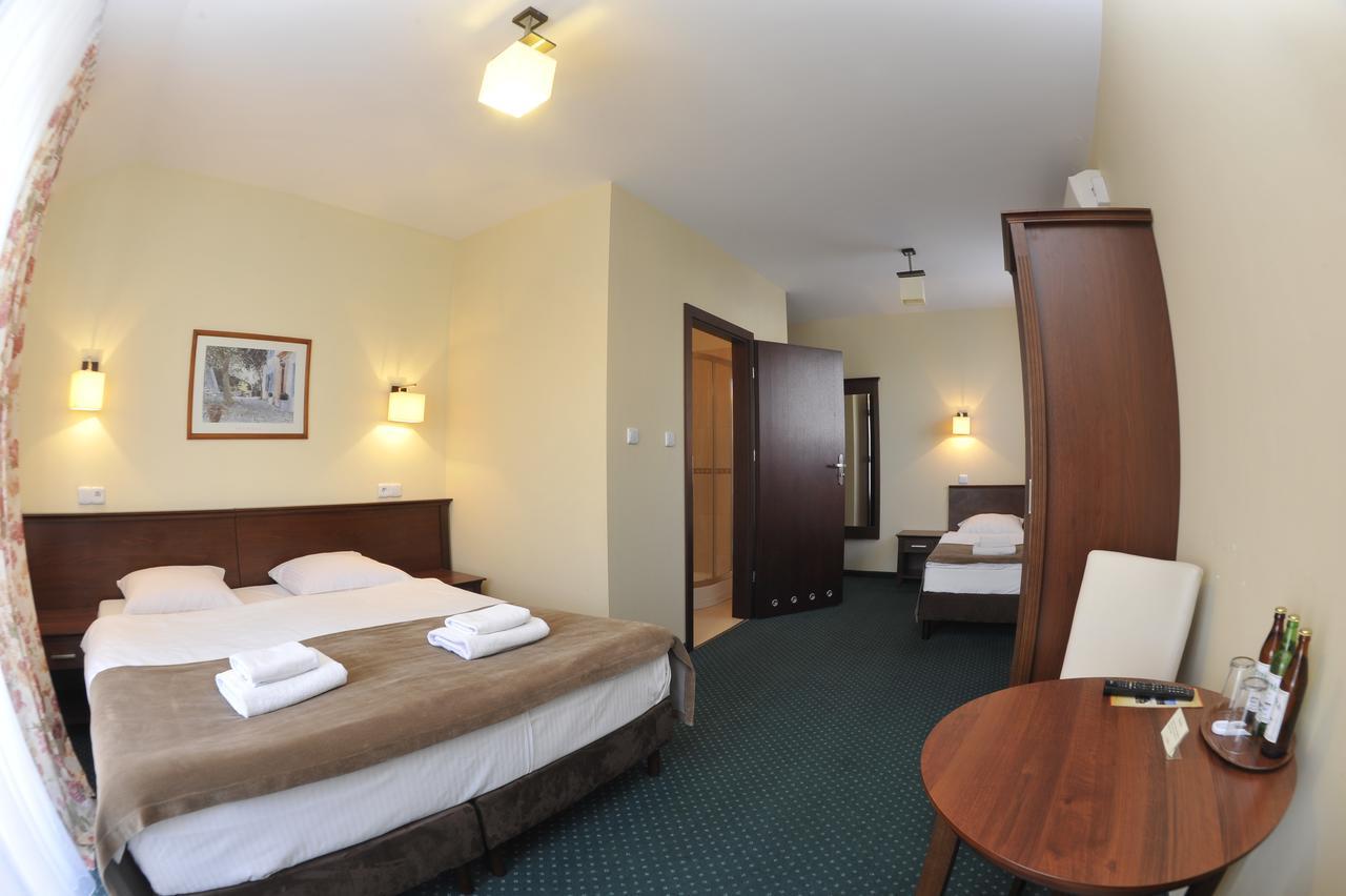 Hotel Lotos Woskrzenice Duze Buitenkant foto