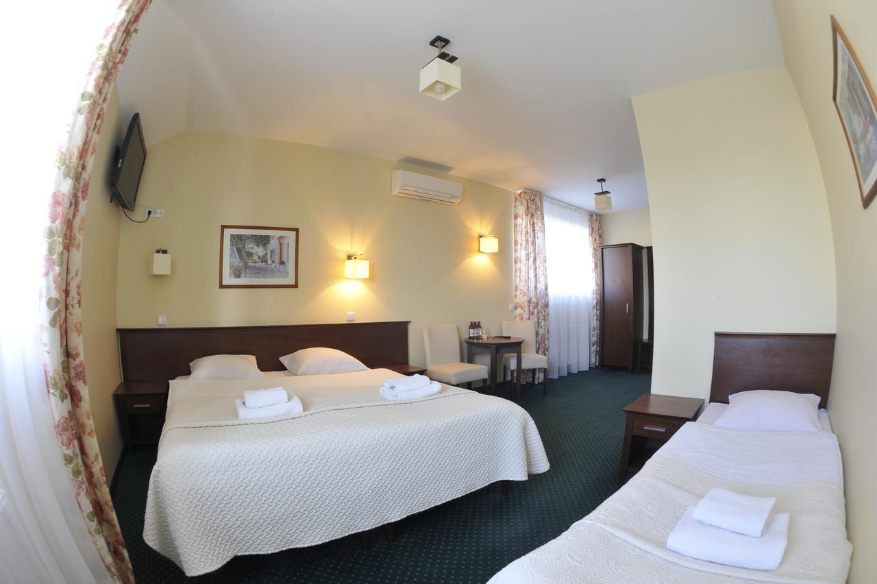 Hotel Lotos Woskrzenice Duze Buitenkant foto